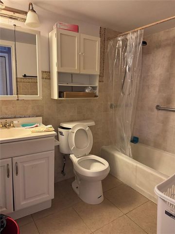 20320 NE 2nd Ave 7, Miami Gardens, FL 33179