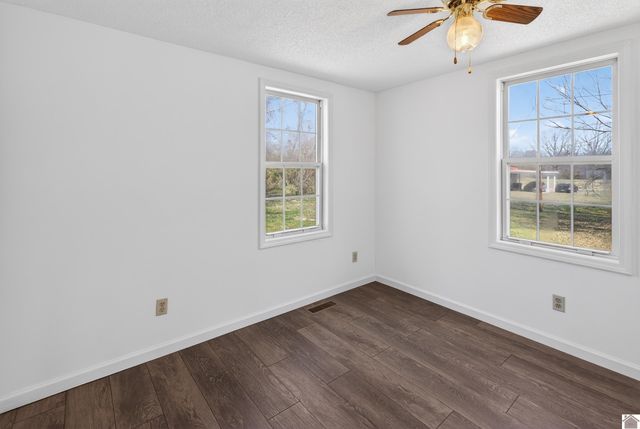 29 6th Street, Hardin, KY 42048