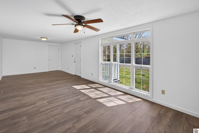 29 6th Street, Hardin, KY 42048