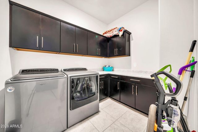 9320 W MEADOWBROOK Avenue, Phoenix, AZ 85037