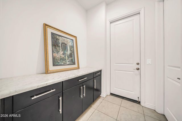 9320 W MEADOWBROOK Avenue, Phoenix, AZ 85037