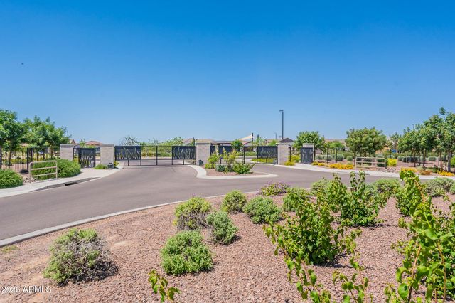 9320 W MEADOWBROOK Avenue, Phoenix, AZ 85037