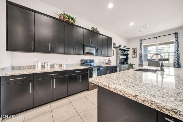 9320 W MEADOWBROOK Avenue, Phoenix, AZ 85037