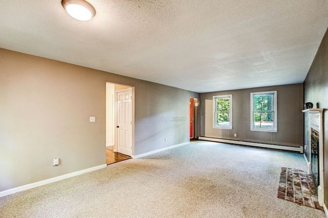 46 Country Road, Lunenburg, MA 01462