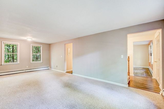 46 Country Road, Lunenburg, MA 01462