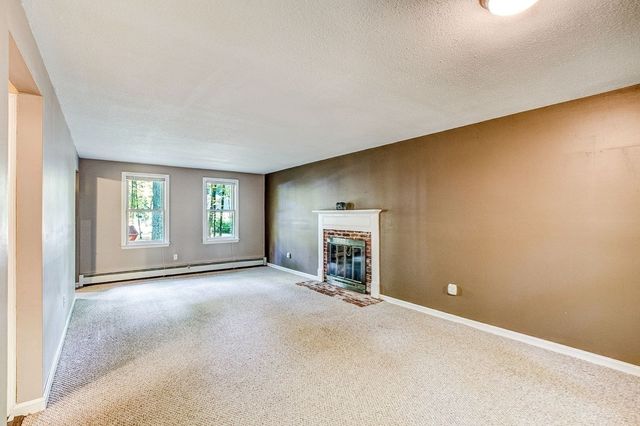 46 Country Road, Lunenburg, MA 01462