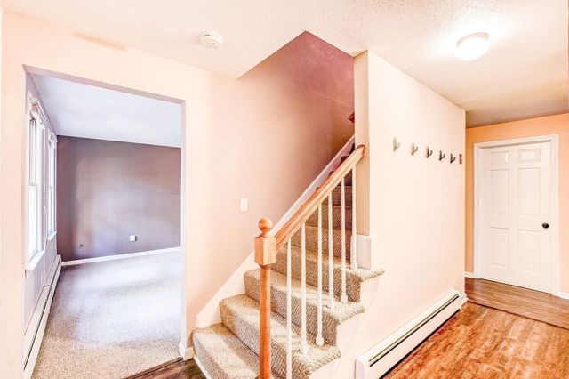 46 Country Road, Lunenburg, MA 01462