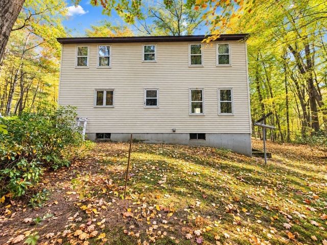 46 Country Road, Lunenburg, MA 01462