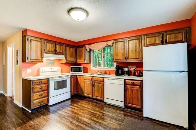 46 Country Road, Lunenburg, MA 01462