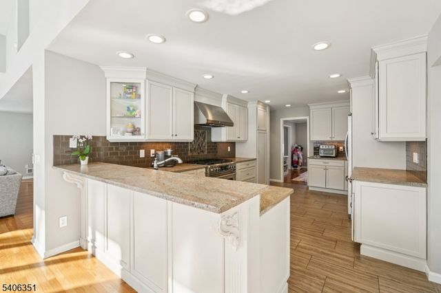 47 Chicopee Dr, Wayne Twp., NJ 07470