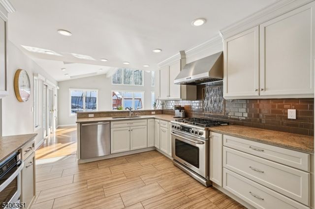 47 Chicopee Dr, Wayne Twp., NJ 07470