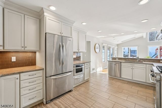 47 Chicopee Dr, Wayne Twp., NJ 07470