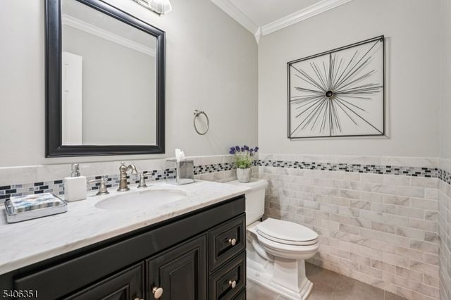 47 Chicopee Dr, Wayne Twp., NJ 07470