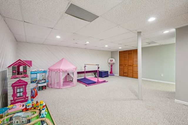 47 Chicopee Dr, Wayne Twp., NJ 07470