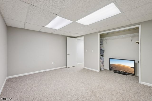 47 Chicopee Dr, Wayne Twp., NJ 07470