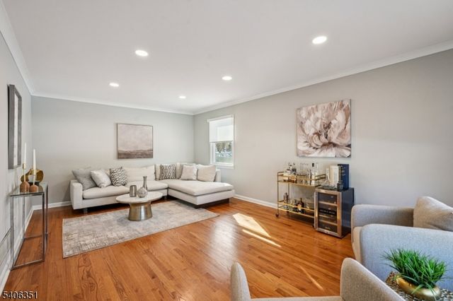 47 Chicopee Dr, Wayne Twp., NJ 07470