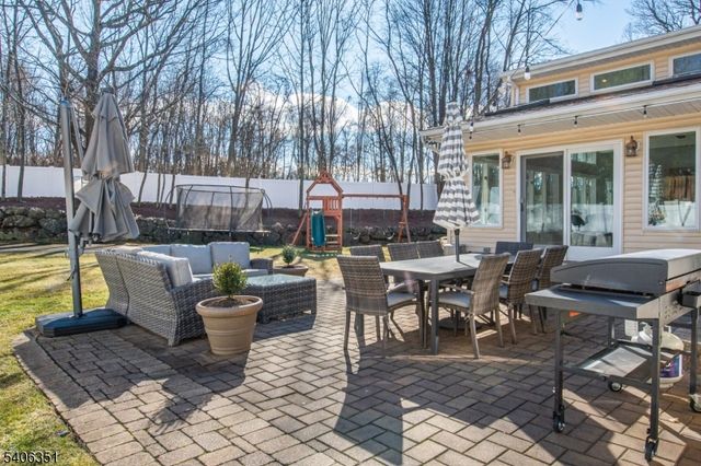 47 Chicopee Dr, Wayne Twp., NJ 07470