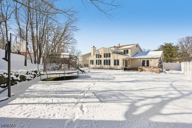 47 Chicopee Dr, Wayne Twp., NJ 07470