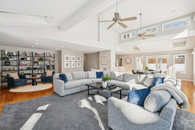 47 Chicopee Dr, Wayne Twp., NJ 07470