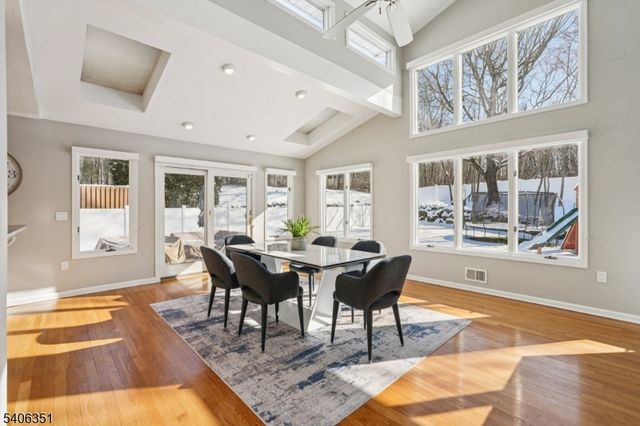 47 Chicopee Dr, Wayne Twp., NJ 07470