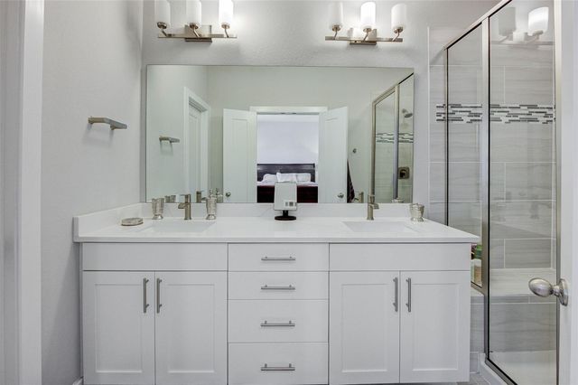 18732 Centro Main Street, Shenandoah, TX 77385