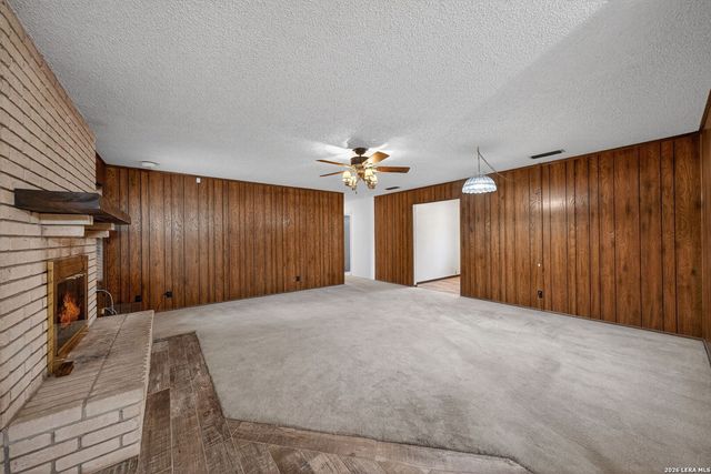 100 Crestline, Pleasanton, TX 78064