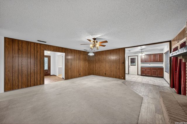 100 Crestline, Pleasanton, TX 78064