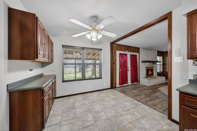 100 Crestline, Pleasanton, TX 78064