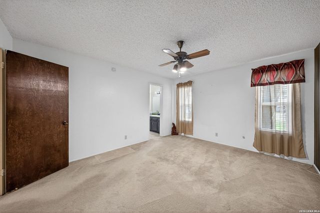 100 Crestline, Pleasanton, TX 78064