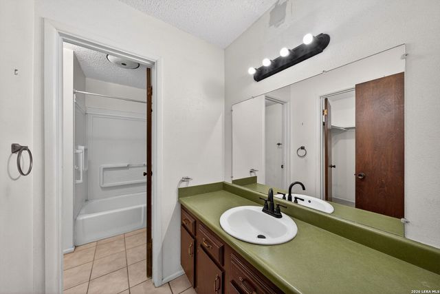 100 Crestline, Pleasanton, TX 78064