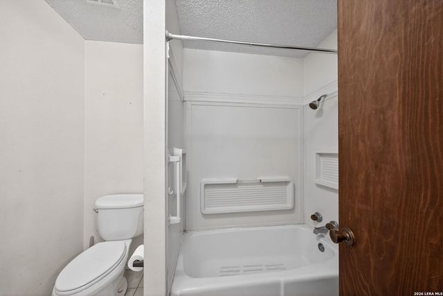 100 Crestline, Pleasanton, TX 78064