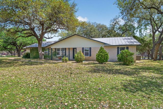 100 Crestline, Pleasanton, TX 78064