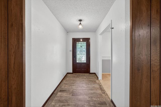 100 Crestline, Pleasanton, TX 78064