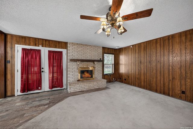 100 Crestline, Pleasanton, TX 78064