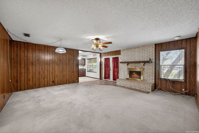 100 Crestline, Pleasanton, TX 78064