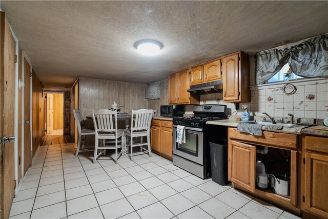 970 York Avenue, Pawtucket, RI 02861