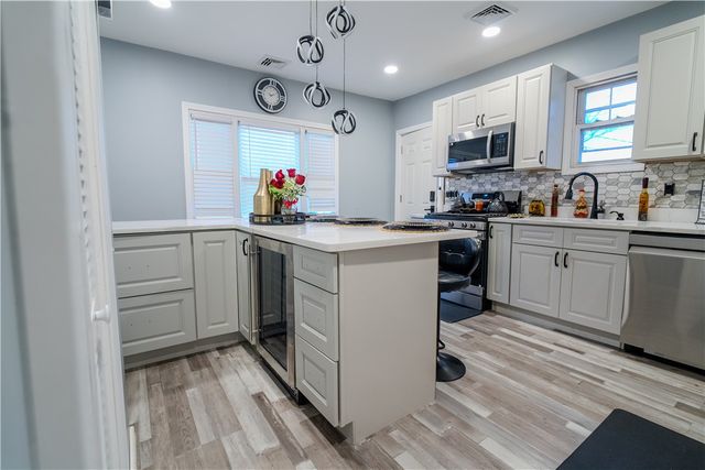 970 York Avenue, Pawtucket, RI 02861