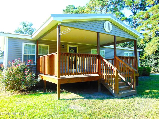588 Luther Banks Road, Richlands, NC 28574