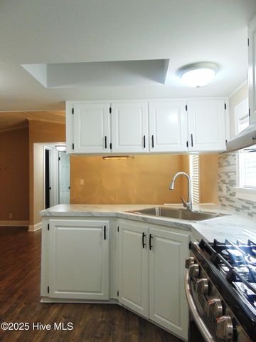 588 Luther Banks Road, Richlands, NC 28574