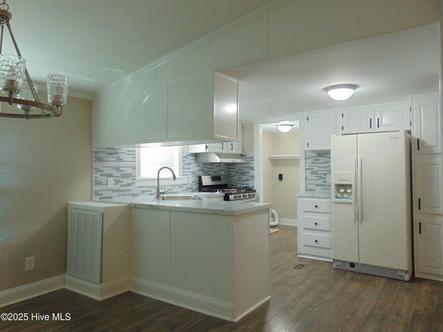 588 Luther Banks Road, Richlands, NC 28574