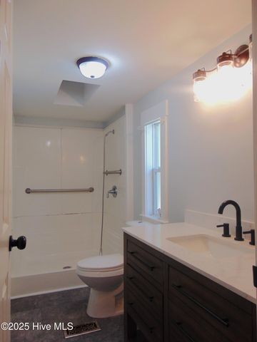 588 Luther Banks Road, Richlands, NC 28574