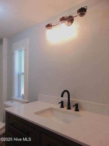 588 Luther Banks Road, Richlands, NC 28574