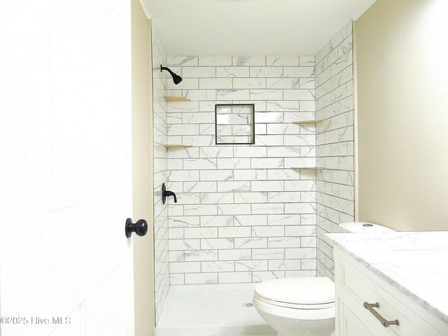588 Luther Banks Road, Richlands, NC 28574