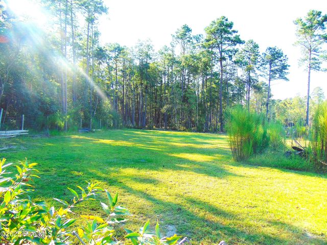 588 Luther Banks Road, Richlands, NC 28574