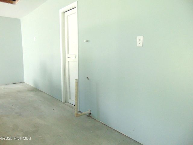 588 Luther Banks Road, Richlands, NC 28574