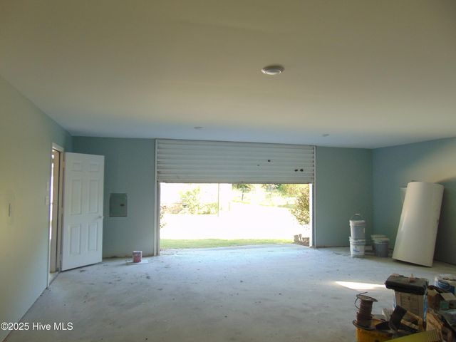 588 Luther Banks Road, Richlands, NC 28574