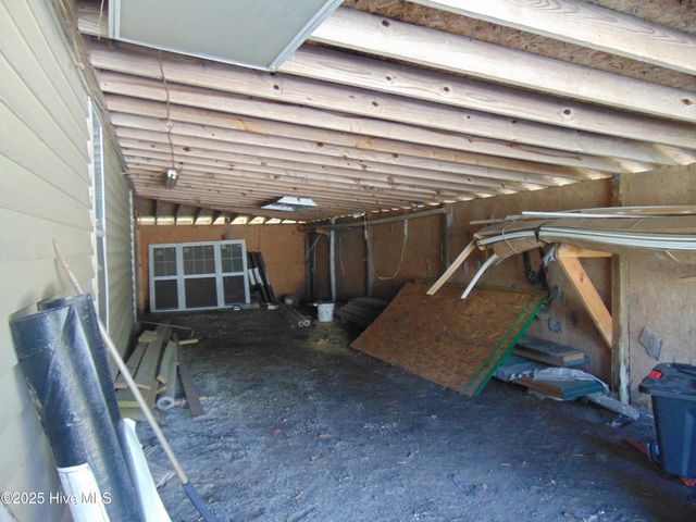 588 Luther Banks Road, Richlands, NC 28574
