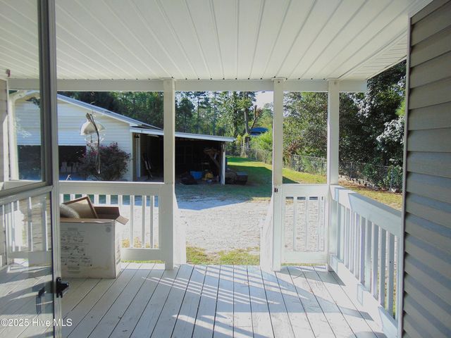 588 Luther Banks Road, Richlands, NC 28574