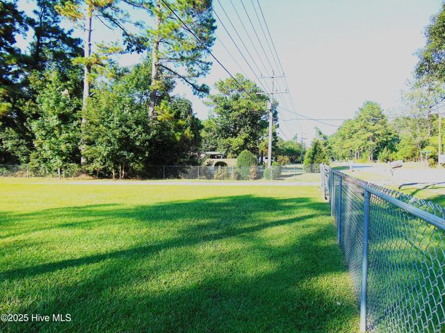 588 Luther Banks Road, Richlands, NC 28574