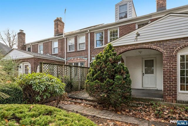 16 Randolph Terrace, Fair Lawn, NJ 07410